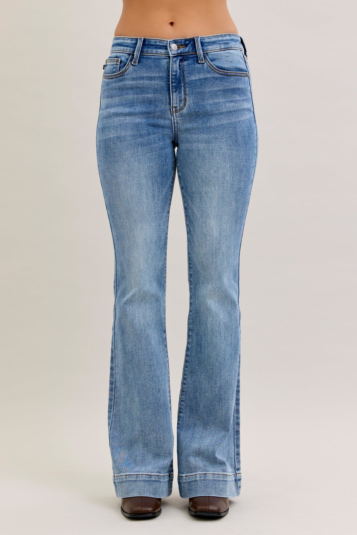 Judy Blue Mid Rise Light Vintage Wash Flare, 33" Inseam