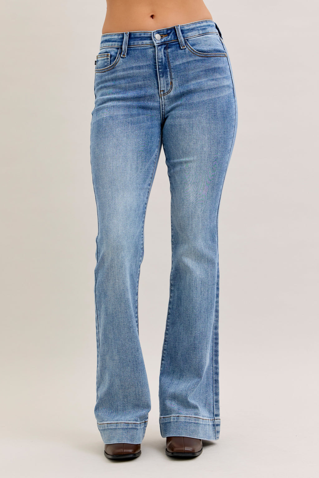 Judy Blue Mid Rise Light Vintage Wash Flare, 33" Inseam