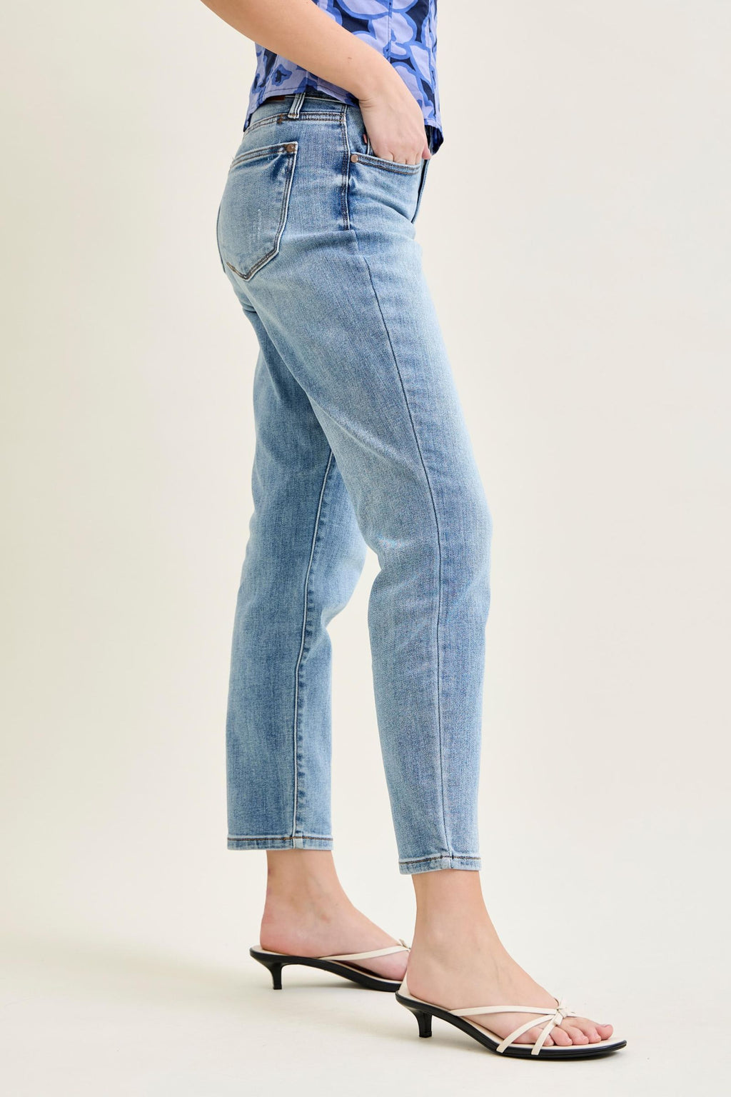 Judy Blue Mid Rise Vintage Wash Slim Fit Jeans with Cell Phone Pocket, Inseam 2"