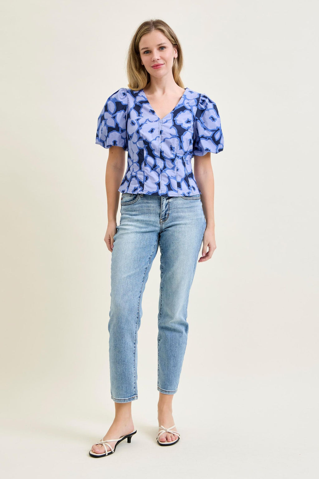 Judy Blue Mid Rise Vintage Wash Slim Fit Jeans with Cell Phone Pocket, Inseam 2"