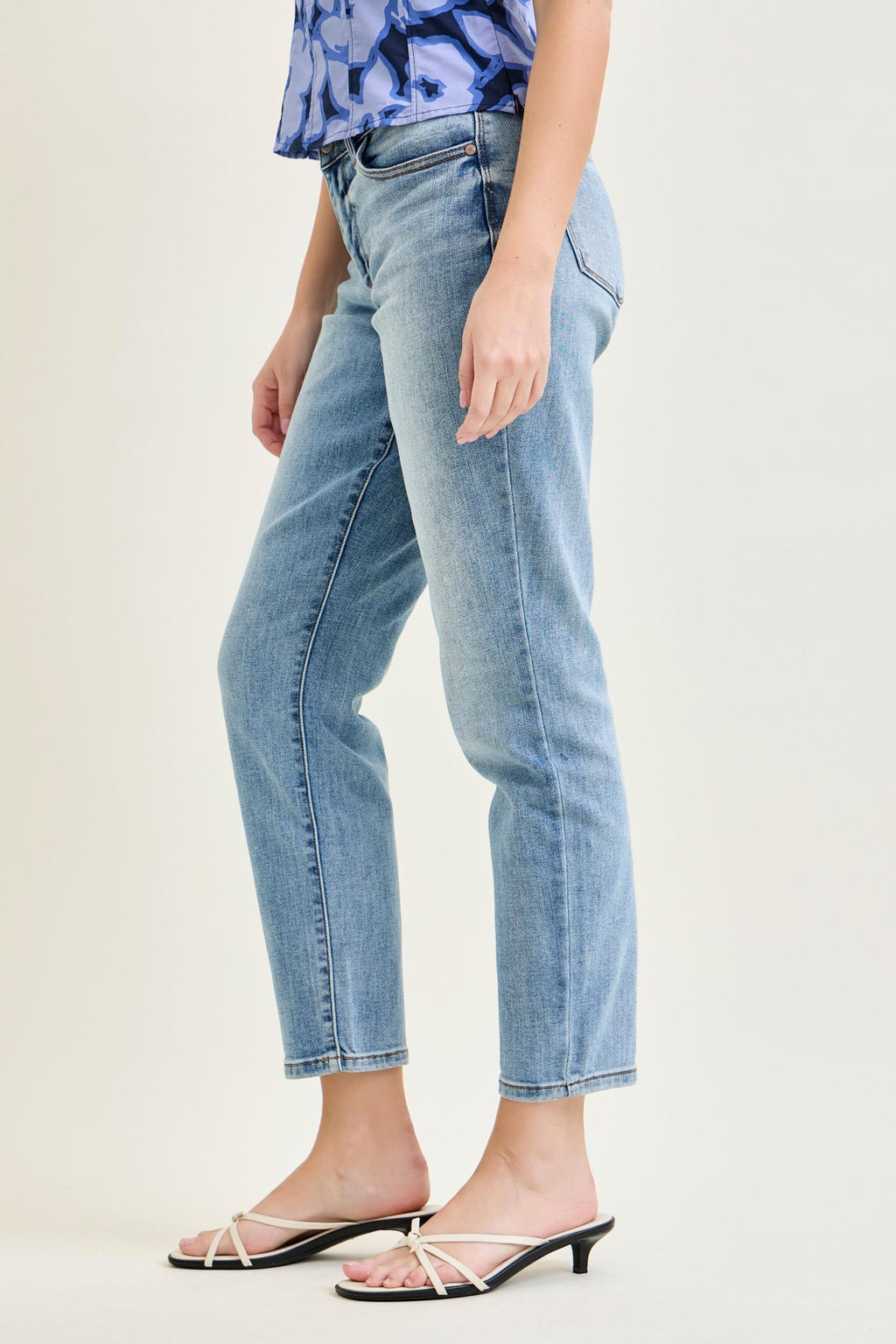 Judy Blue Mid Rise Vintage Wash Slim Fit Jeans with Cell Phone Pocket, Inseam 2"
