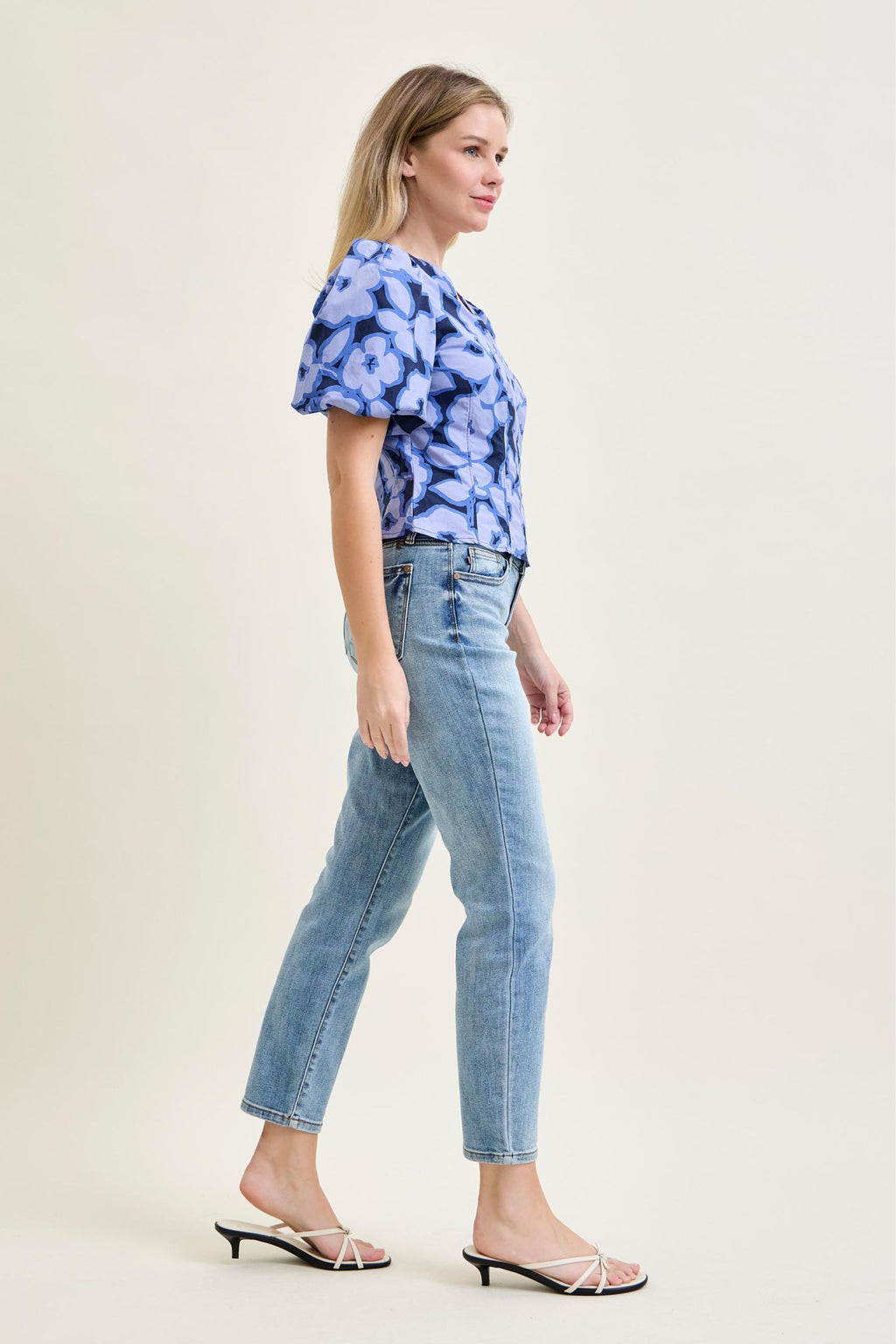Judy Blue Mid Rise Vintage Wash Slim Fit Jeans with Cell Phone Pocket, Inseam 2"