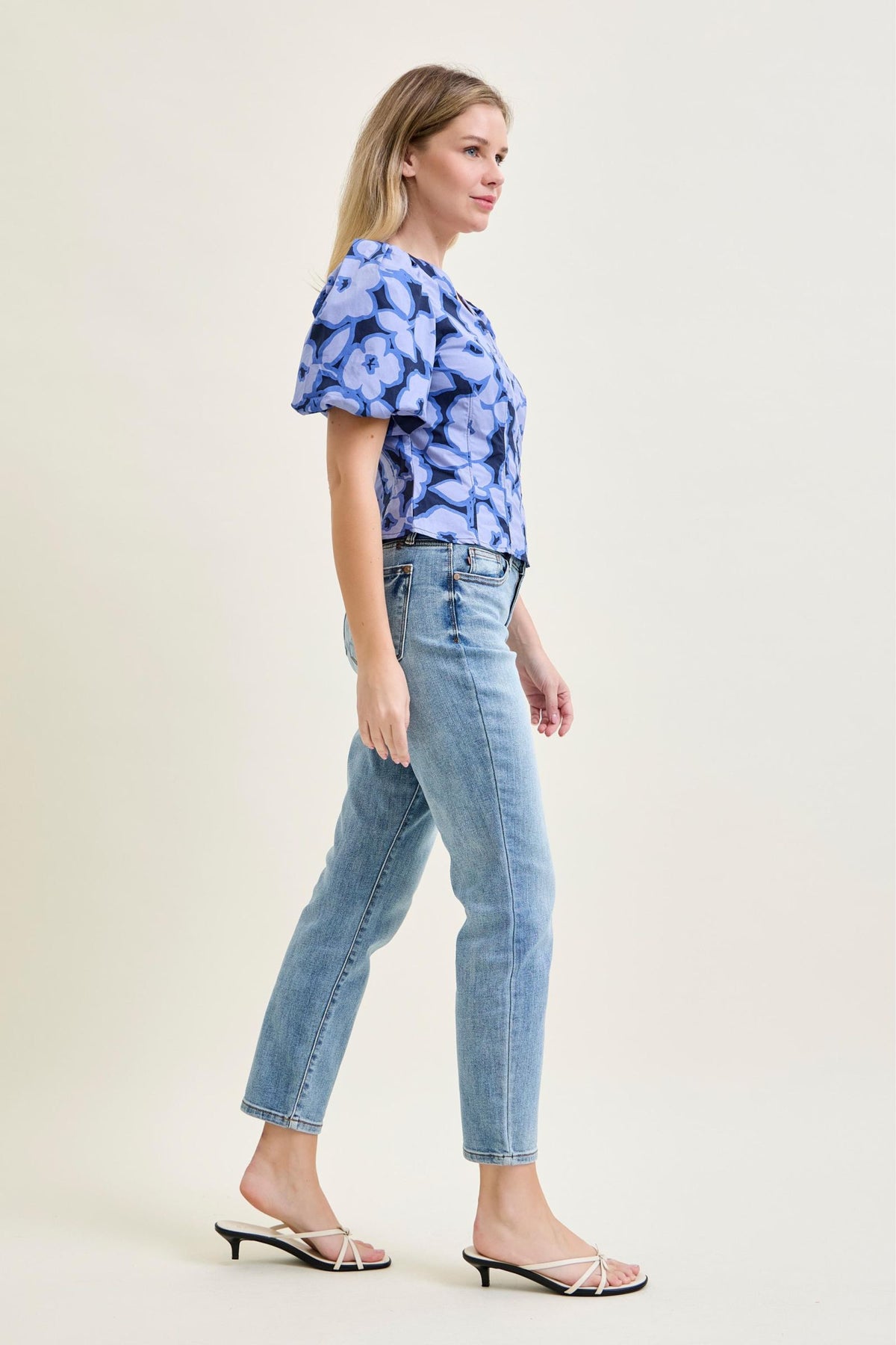 Judy Blue Mid Rise Vintage Wash Slim Fit Jeans with Cell Phone Pocket, Inseam 2"
