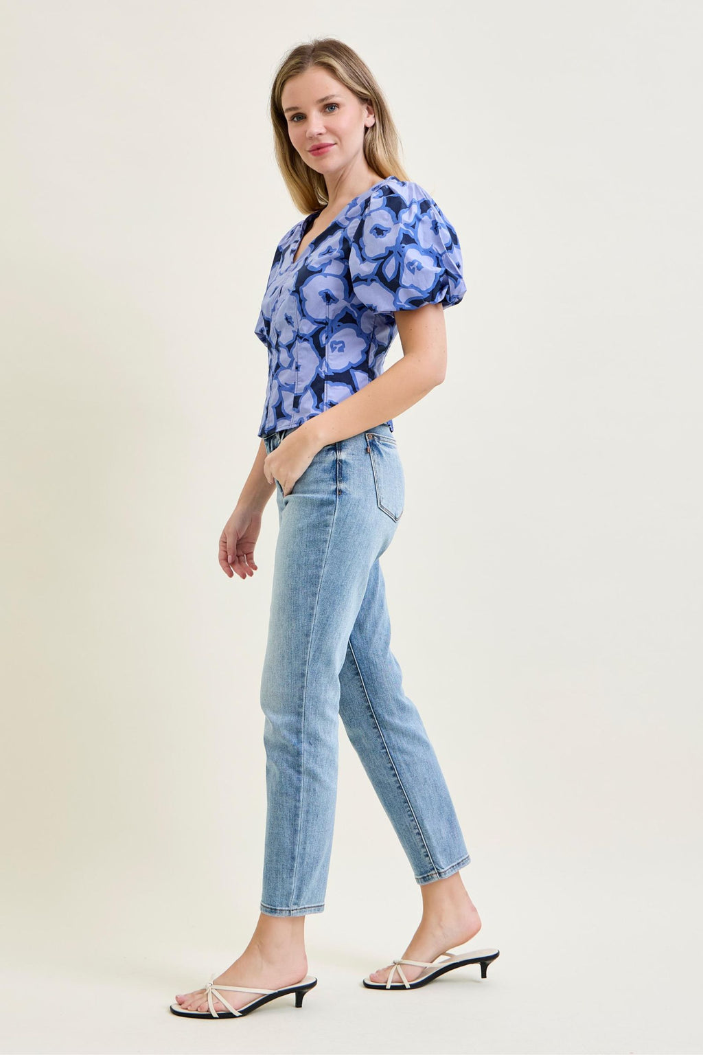 Judy Blue Mid Rise Vintage Wash Slim Fit Jeans with Cell Phone Pocket, Inseam 2"