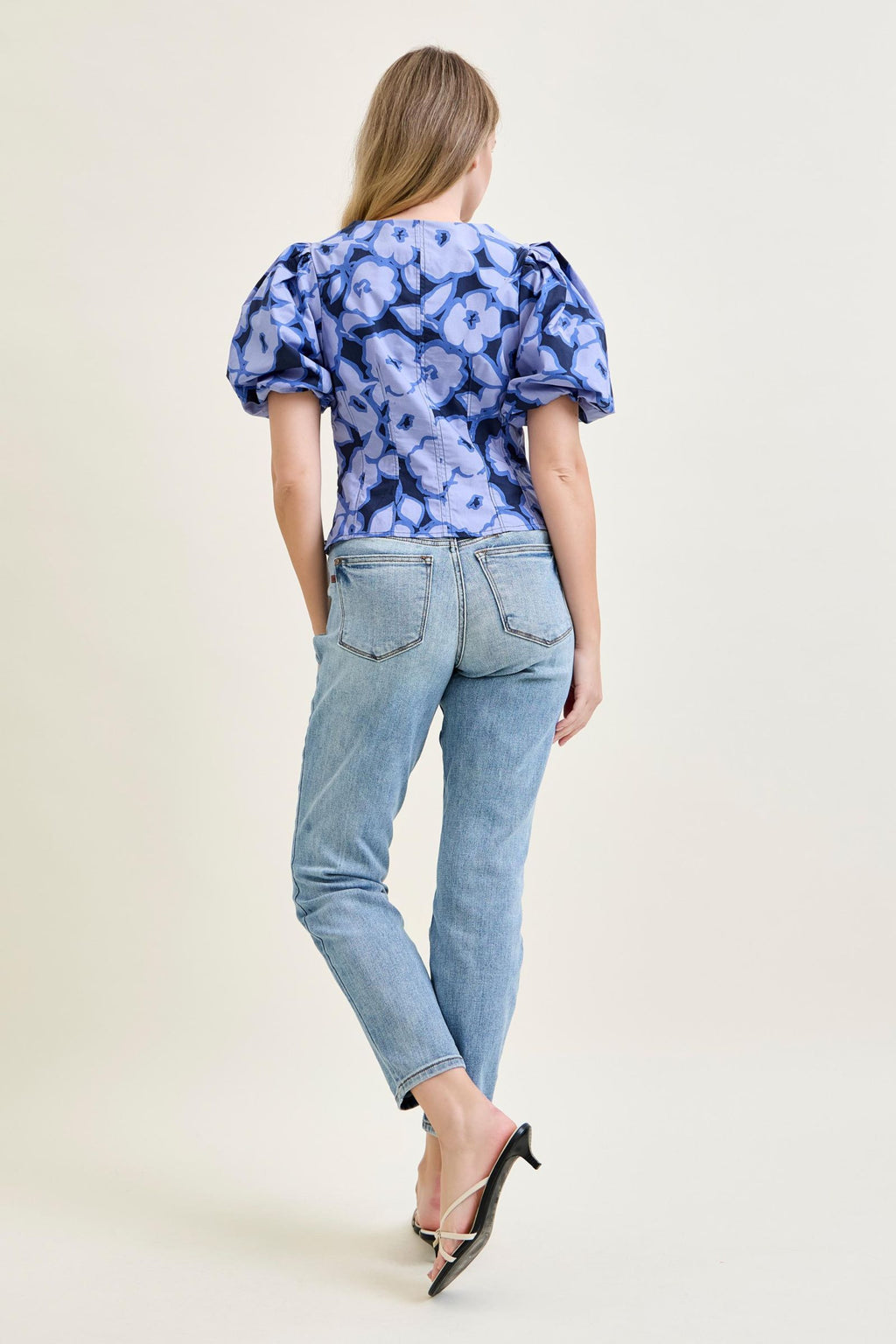 Judy Blue Mid Rise Vintage Wash Slim Fit Jeans with Cell Phone Pocket, Inseam 2"
