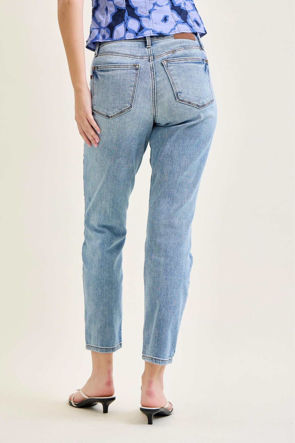 Judy Blue Mid Rise Vintage Wash Slim Fit Jeans with Cell Phone Pocket, Inseam 2"