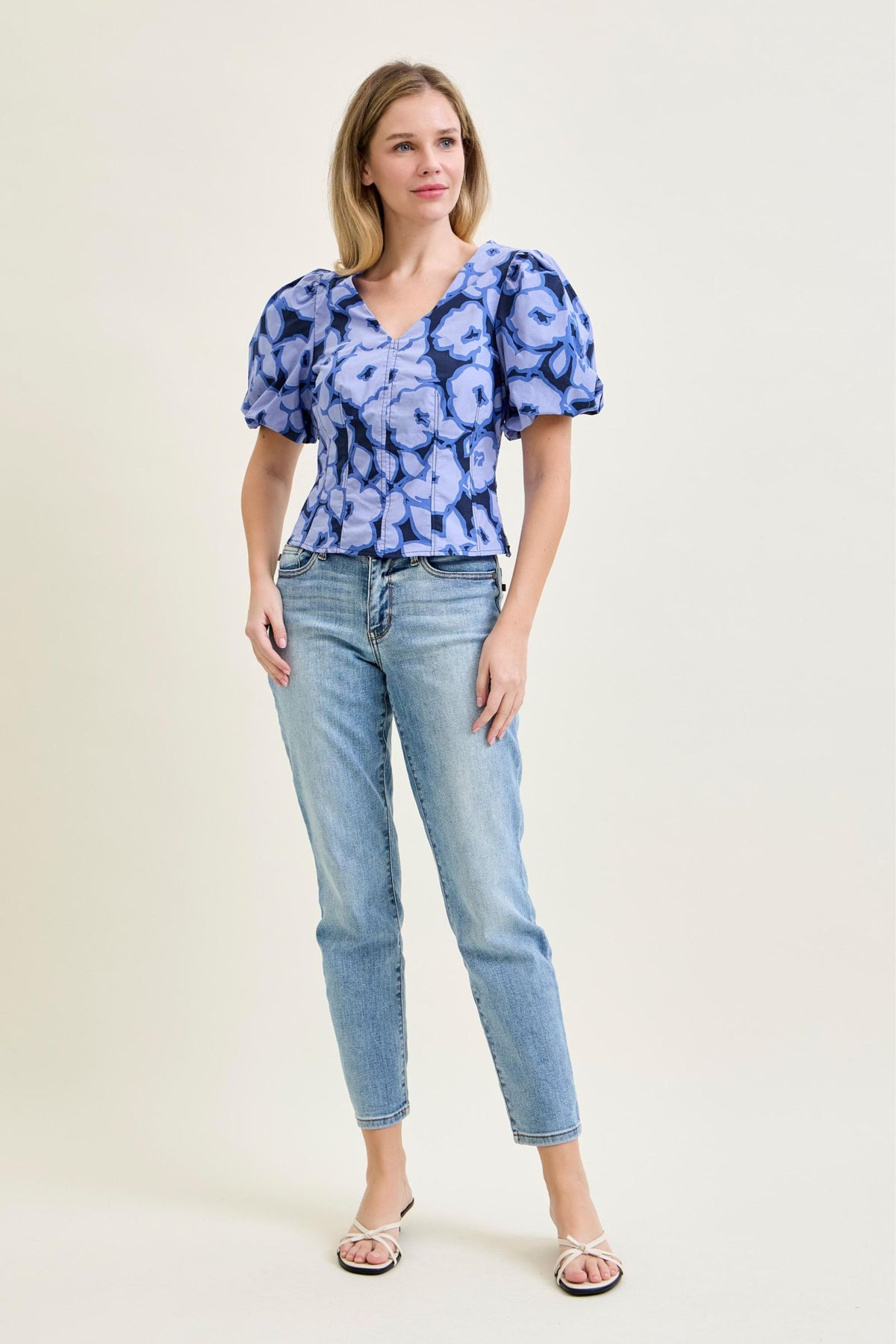 Judy Blue Mid Rise Vintage Wash Slim Fit Jeans with Cell Phone Pocket, Inseam 2"