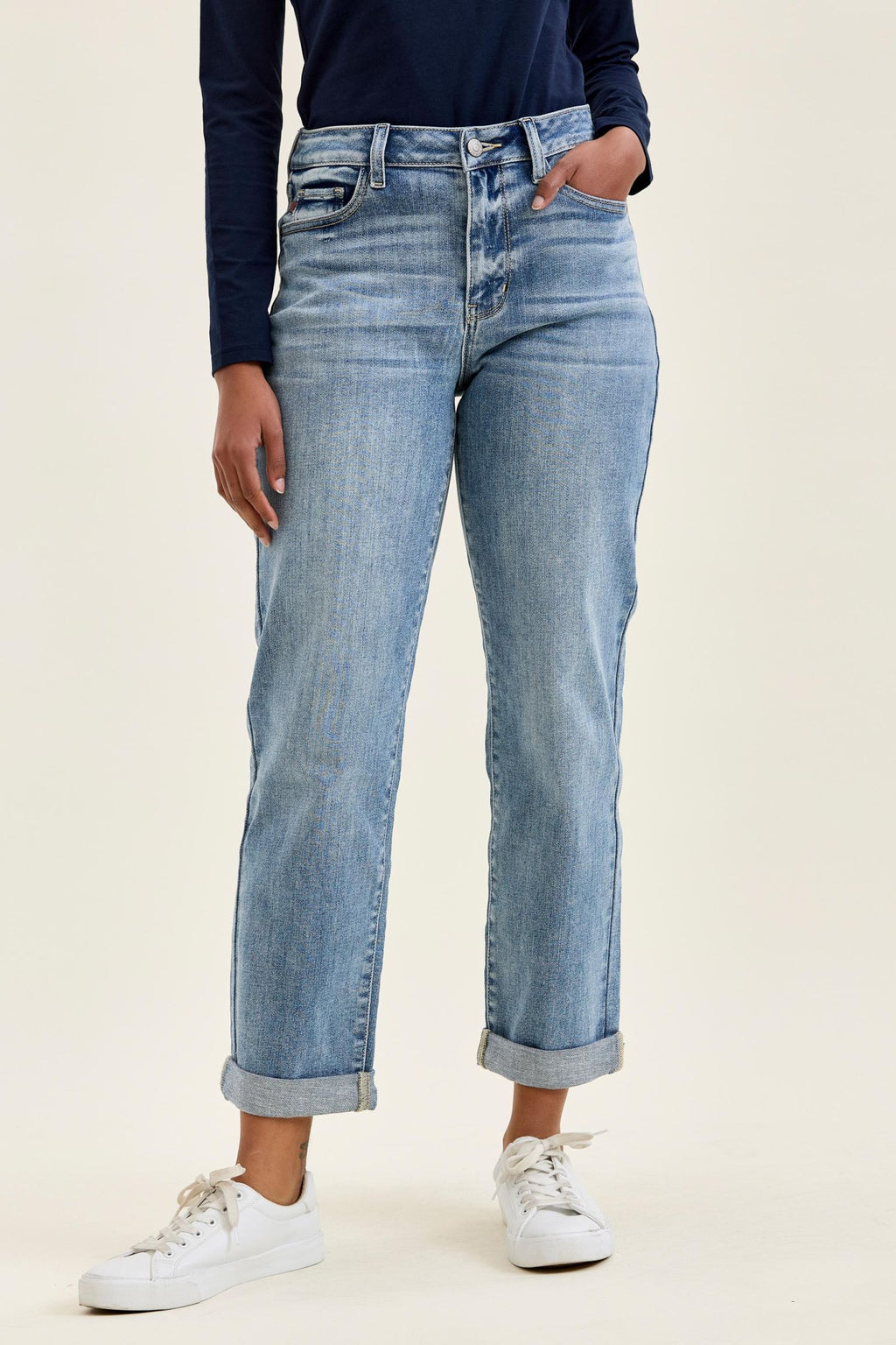 Judy Blue Mid Rise Billie Boyfriend Light Iced Indigo Jeans