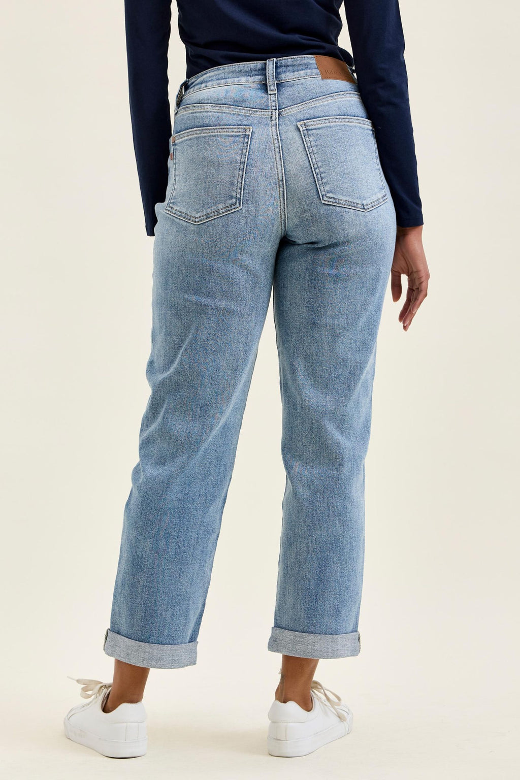 Judy Blue Mid Rise Billie Boyfriend Light Iced Indigo Jeans