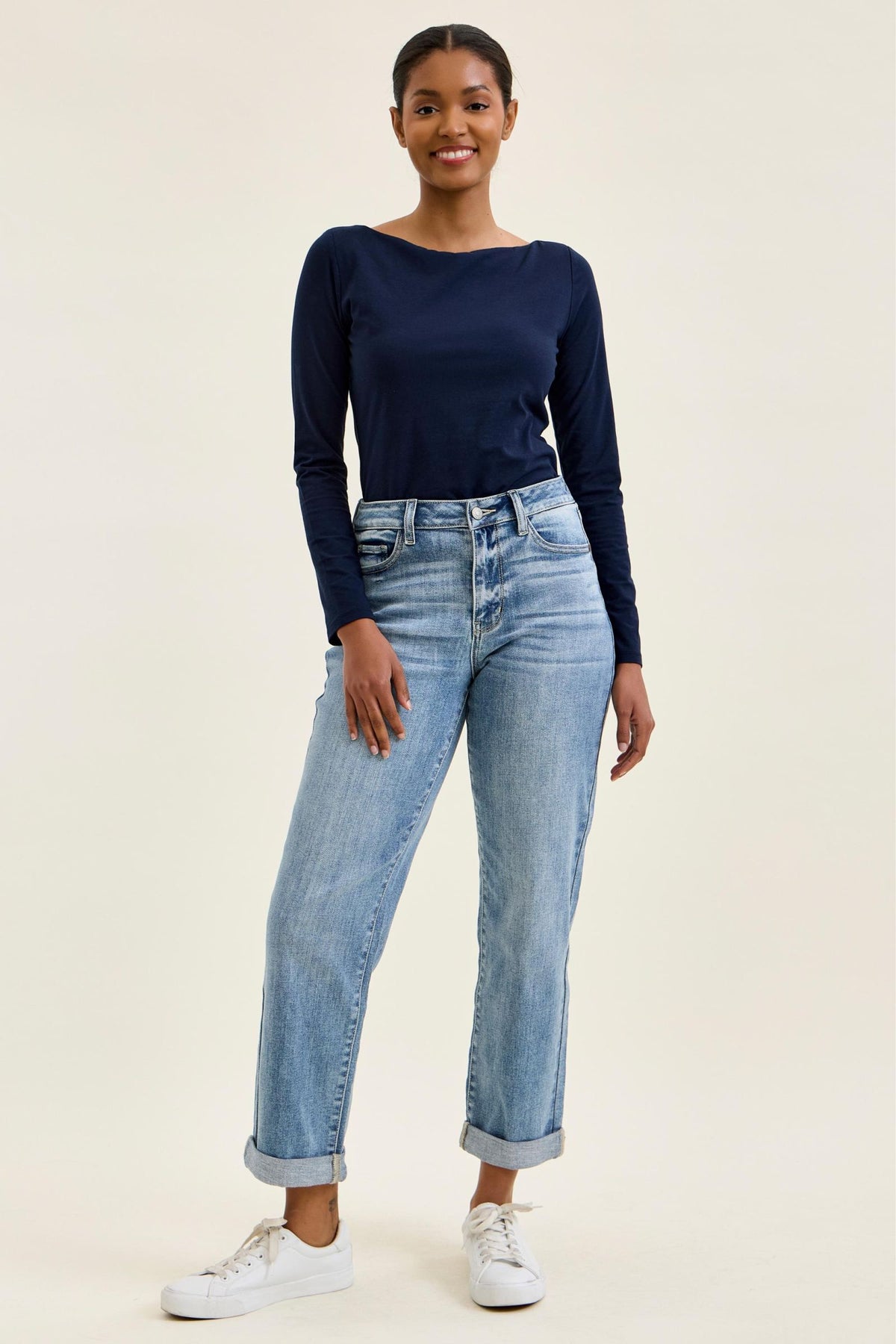 Judy Blue Mid Rise Billie Boyfriend Light Iced Indigo Jeans