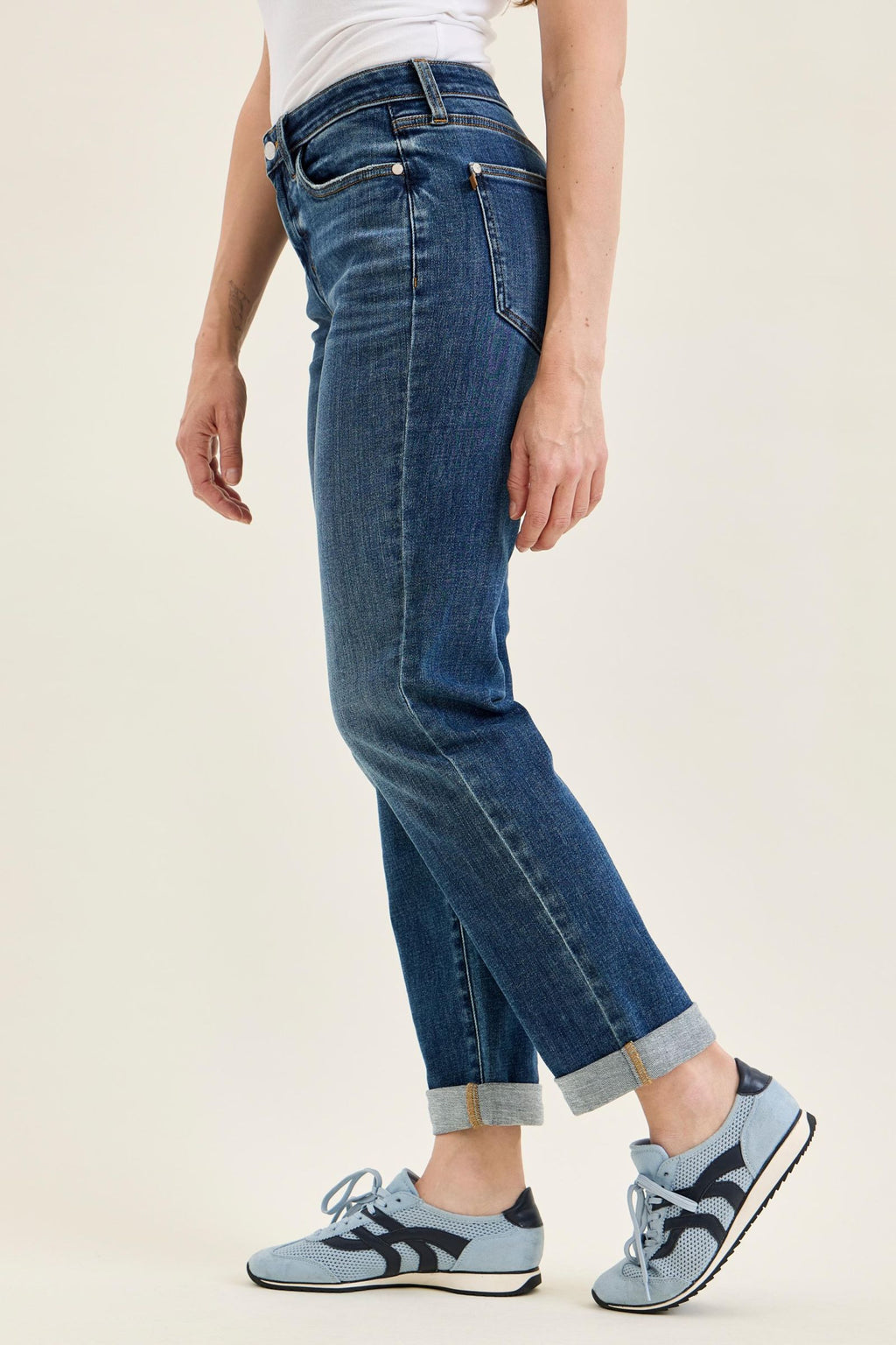 Judy Blue Mid Rise Billie Boyfriend Jeans – Everyday Indigo