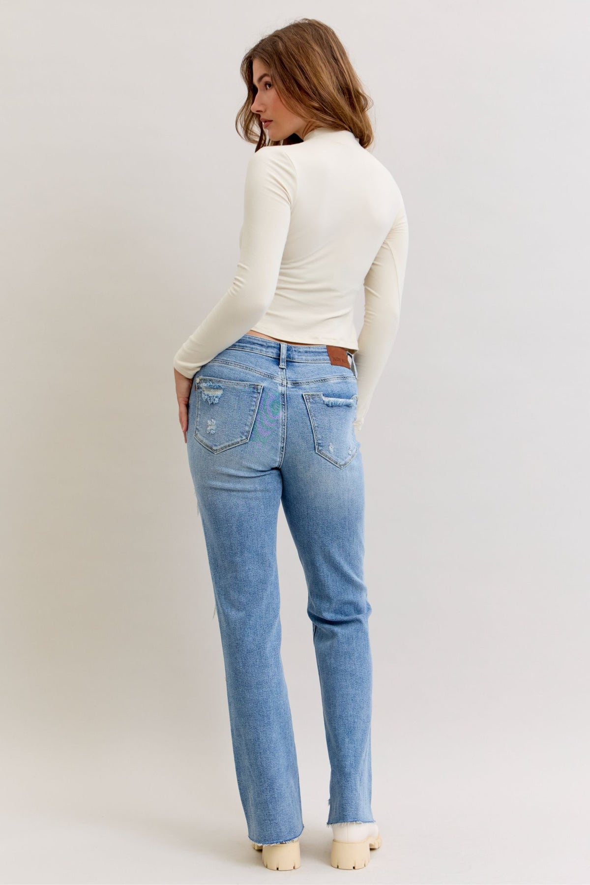 Judy Blue Mid Rise Light Wash Destroyed 90's Straight