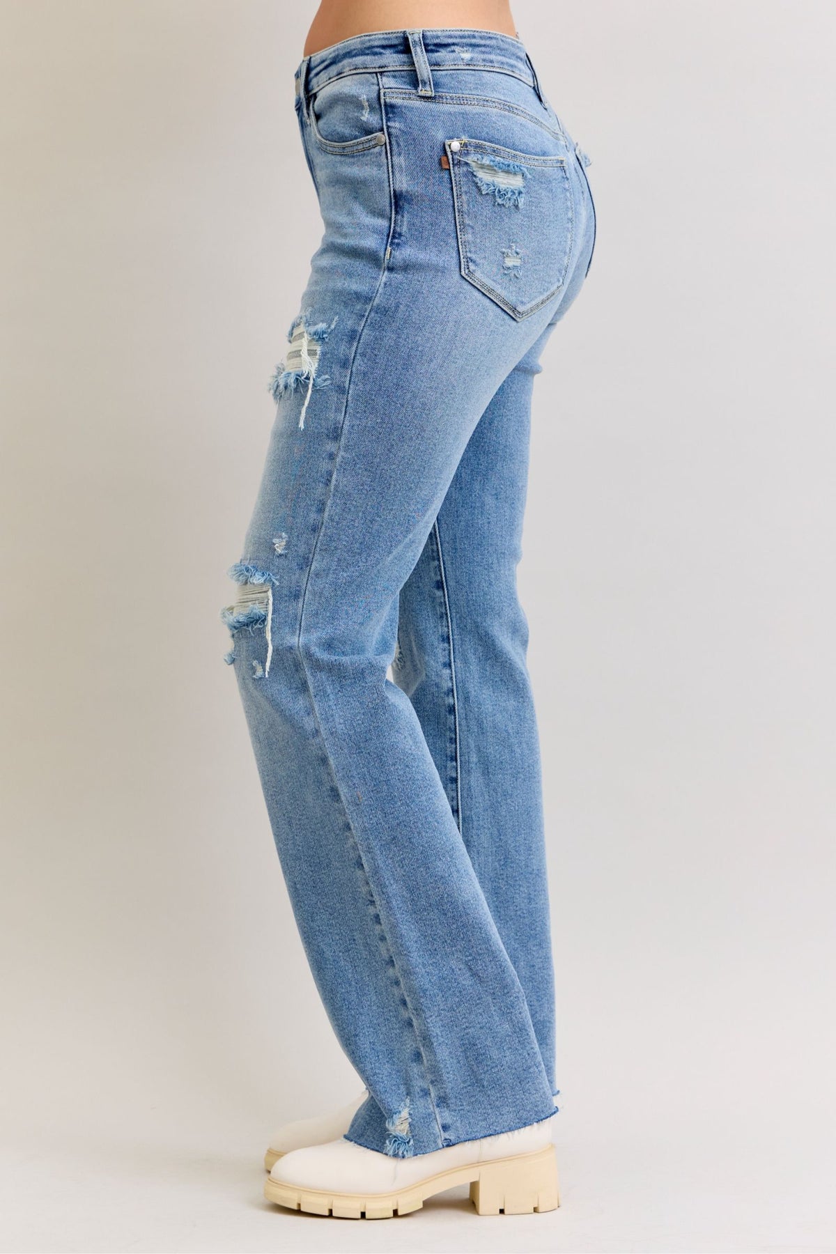 Judy Blue Mid Rise Light Wash Destroyed 90's Straight