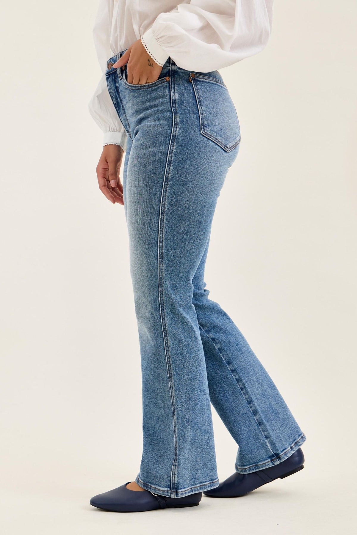 Judy Blue High Waist Tummy Control Daisy Bootcut Classic Indigo Wash - SHORT & REG INSEAM