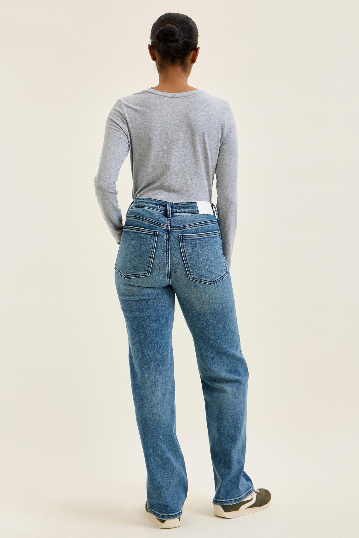 Judy Blue High Waist Rigid Magic Straight Leg Jeans – Everyday Indigo, Inseam 30"
