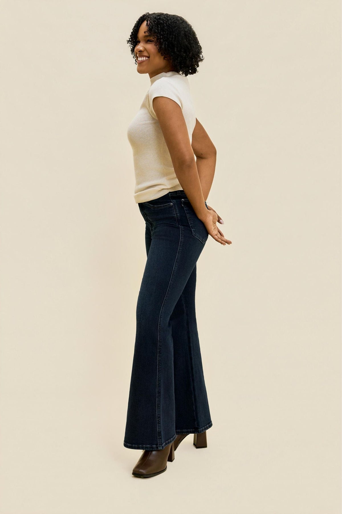 Judy Blue Petite High Waist Tummy Control Charlotte Flare Jeans – Deep Indigo