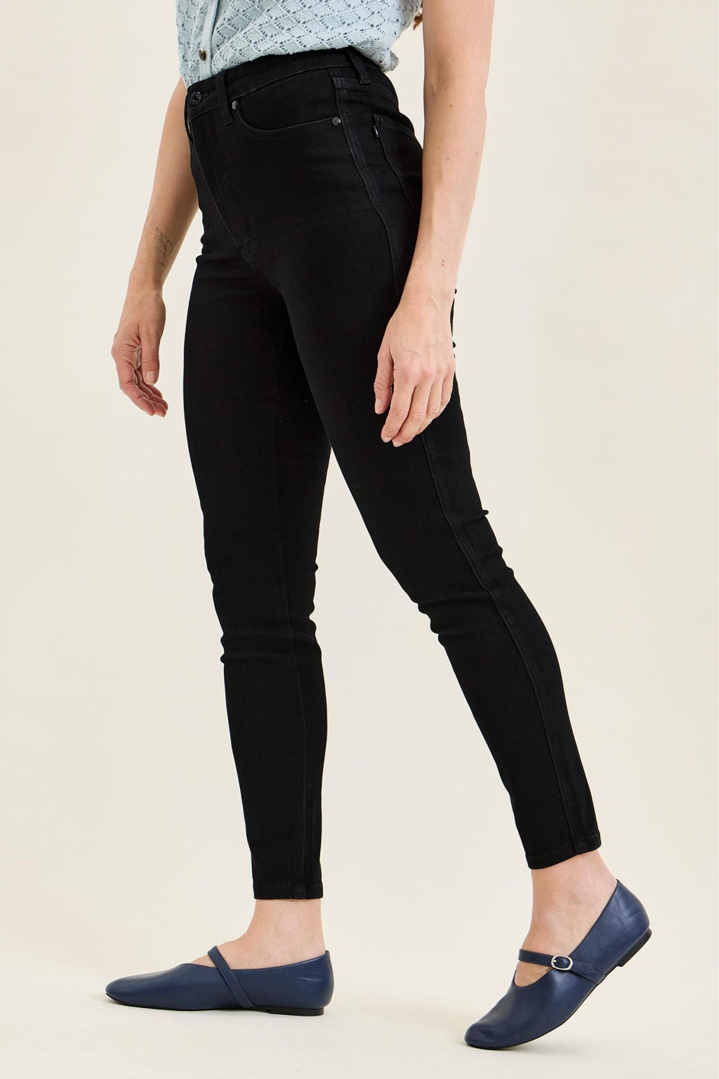 Judy Blue High Waist Tummy Control Sienna Skinny Jeans – Black Edition
