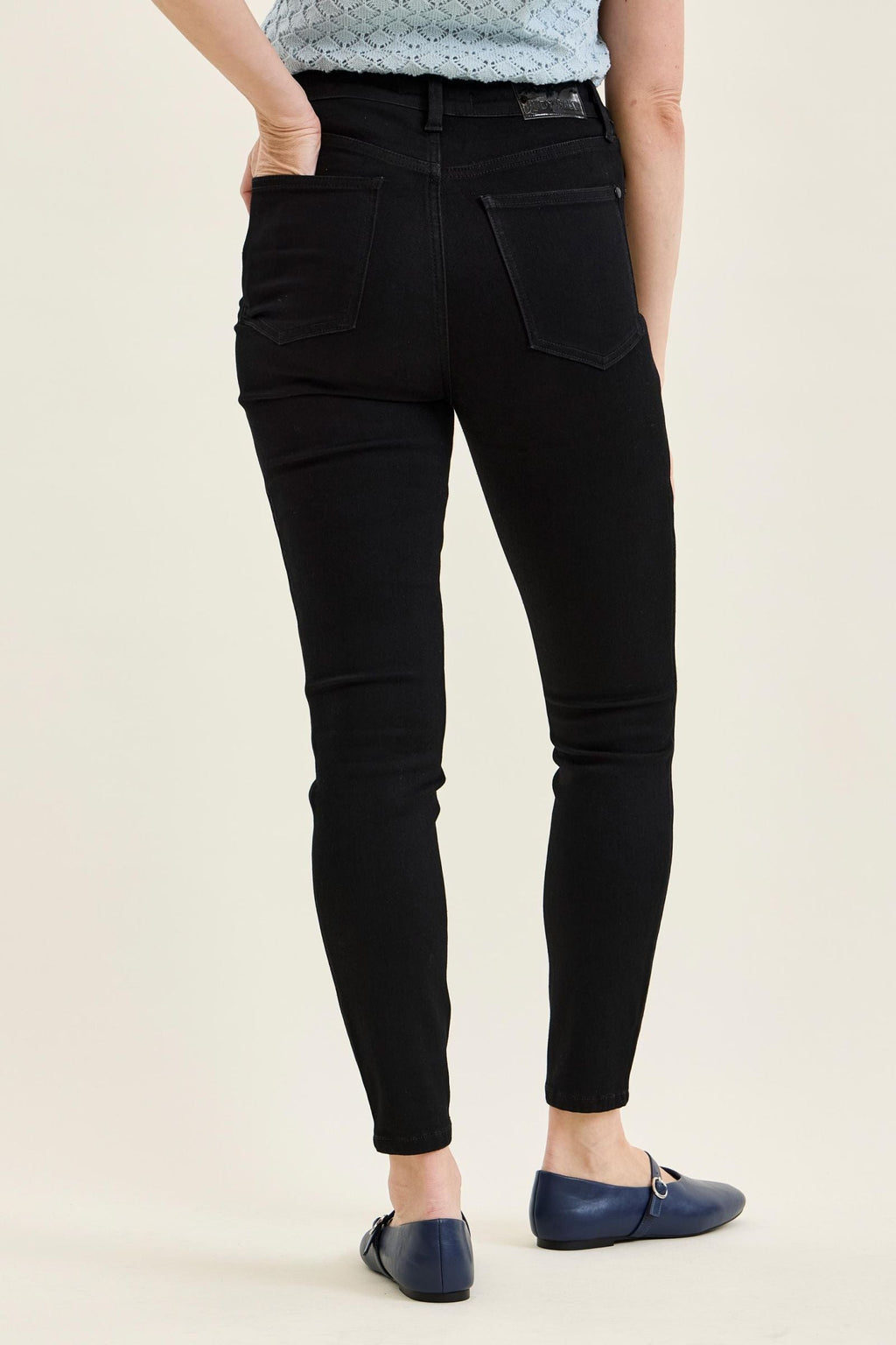 Judy Blue High Waist Tummy Control Sienna Skinny Jeans – Black Edition